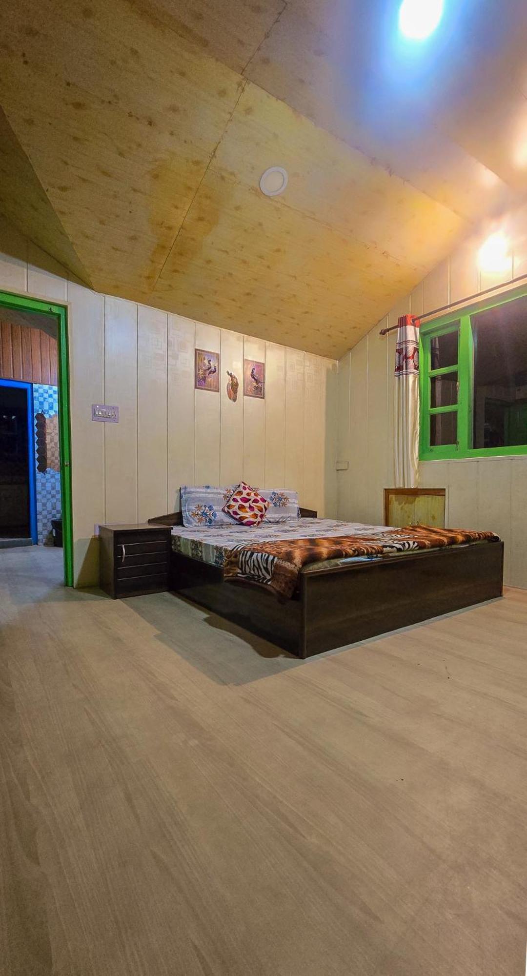 The City Escape Farmstay 西姆拉 客房 照片